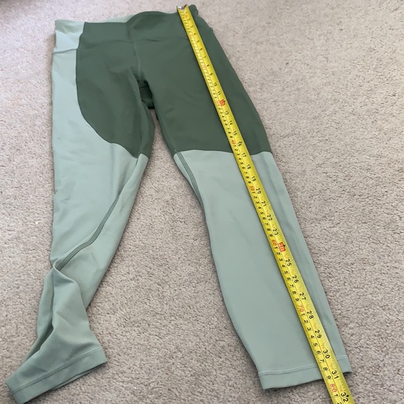 Lululemon Crop - Picture 10 of 15